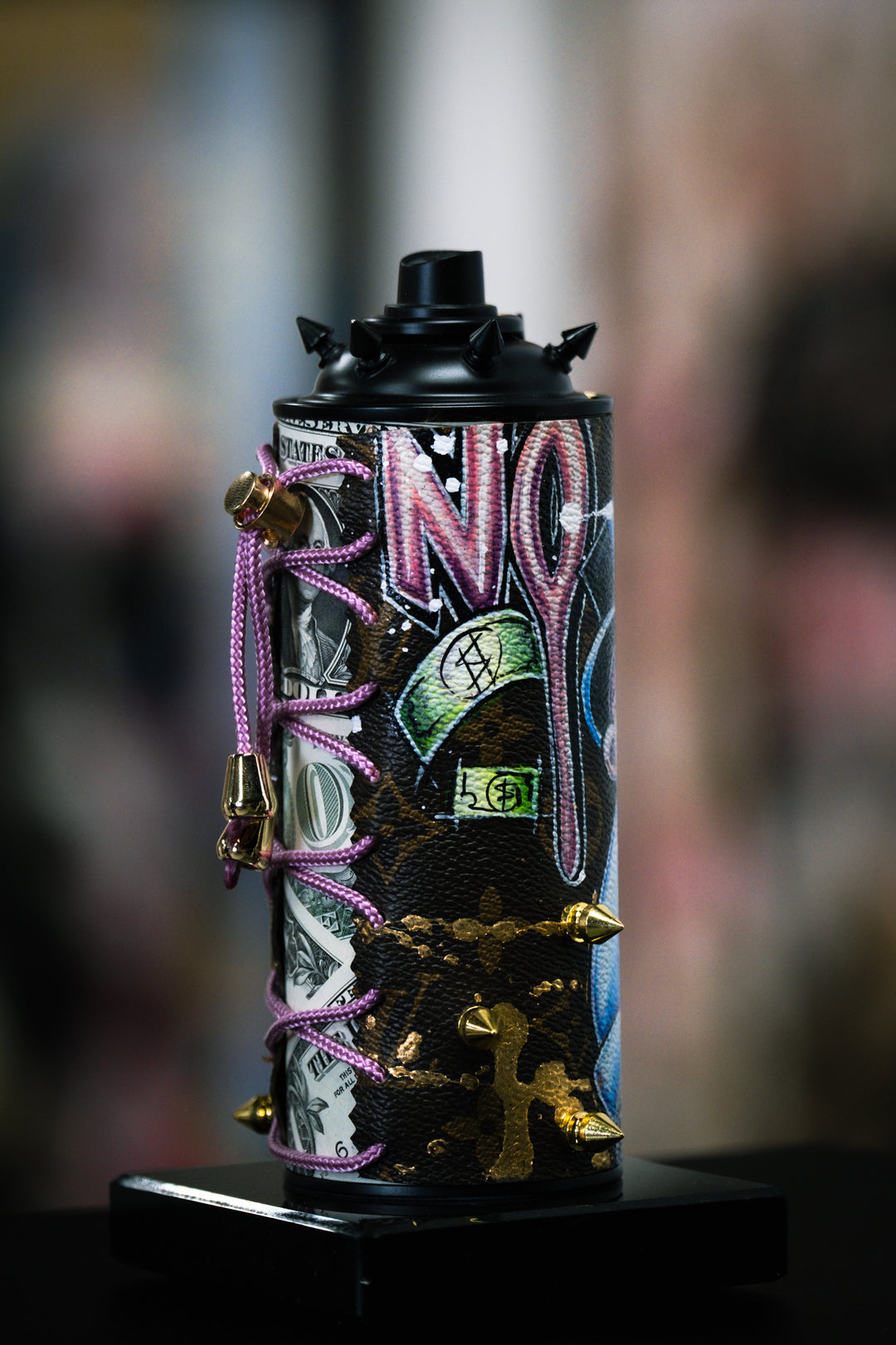 THE LUXURY CAN 02