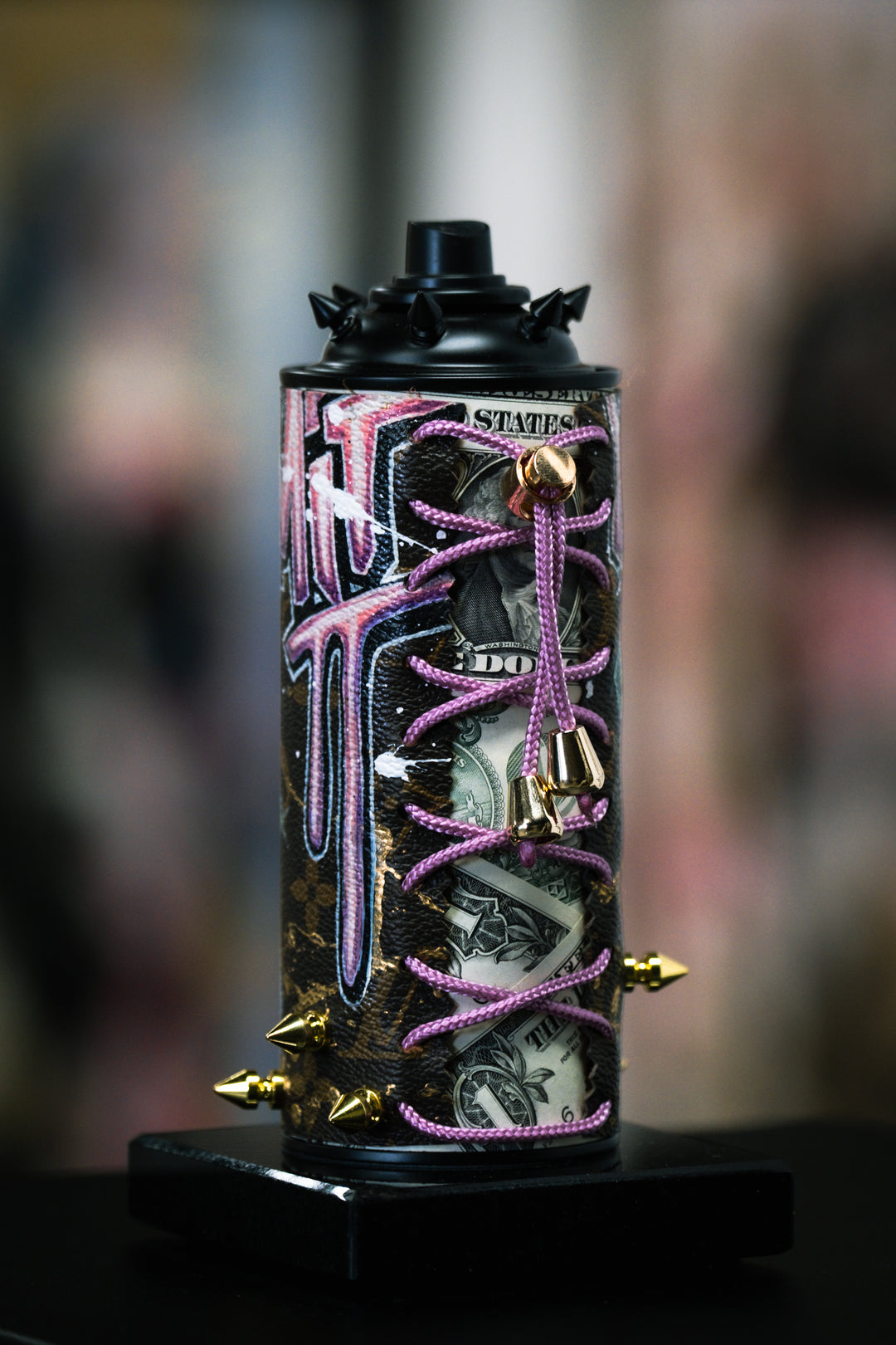THE LUXURY CAN 02