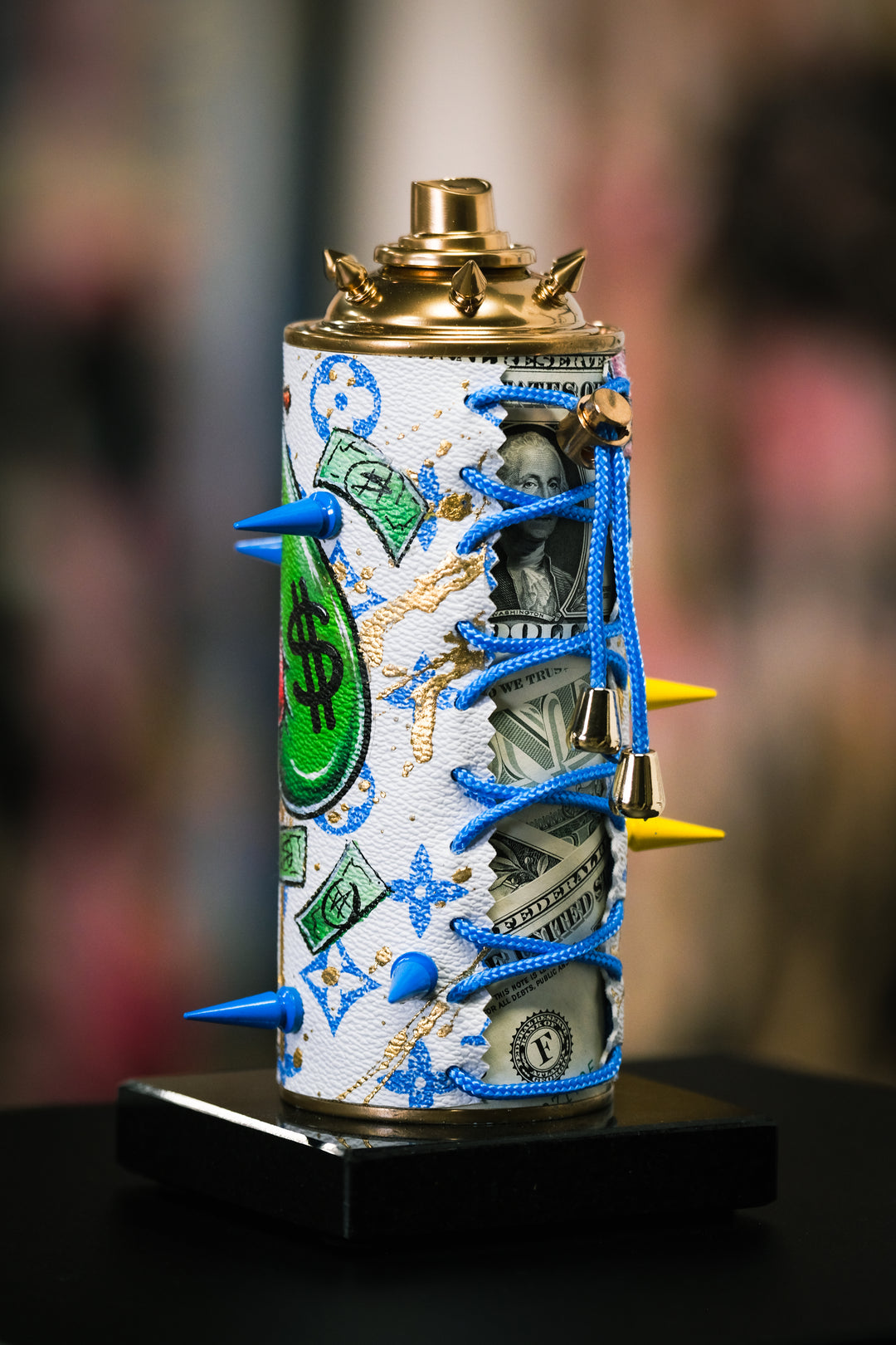 THE LUXURY CAN 01